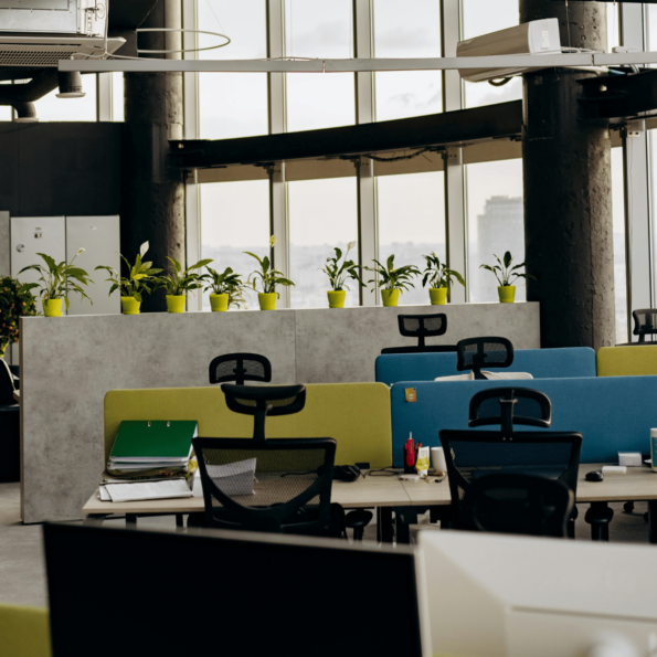 Commercial Spaces 9 Office Workstation Img